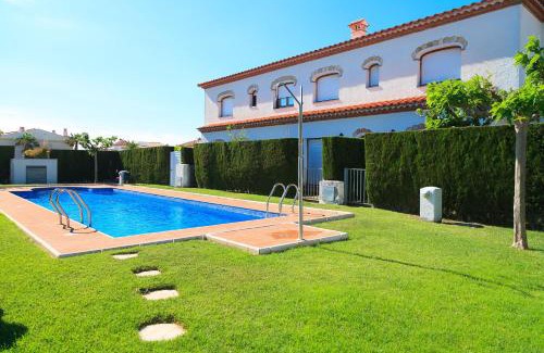 Miami Platja House | UHC Magraners Family Complex