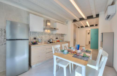 Salionze Apartment | Ulivo Apt - Palazzo Palermo 1817 - Happy Rentals