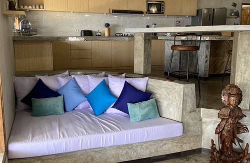 Sekotong Barat House | Ultimate Family-Sized Beach Mountainside Sanctuary (work and play friendly)