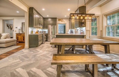 Epworth House | Ultimate FISHING Retreat- private 250 ft water front - Hot Tub, Sauna, Game Room