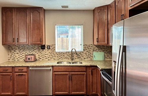 Jewell Heights - Hoffman Heights House | Ultimate Furnished Rental-Centrally Located