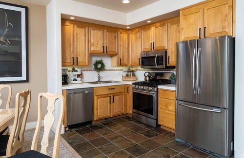 Century West House | Ultimate Summer House Location - Dog Friendly