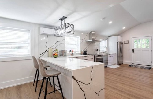 Cold Spring Harbor House | Ultra-Modern Studio | Near Hospital & NYCIM | WiFi