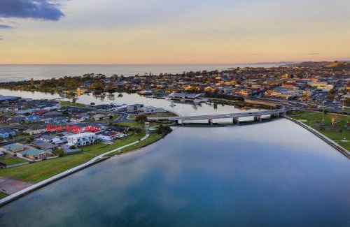 Ulverstone Apartment | Ulverstone River Edge HolidayApartments