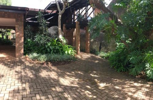 Hazyview Cabin | Ulwazi Rock Lodge