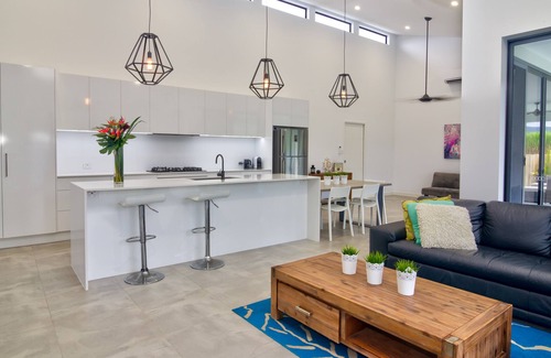 Craiglie House | Ulysses - 4BR House with 20m Heated Lap Pool