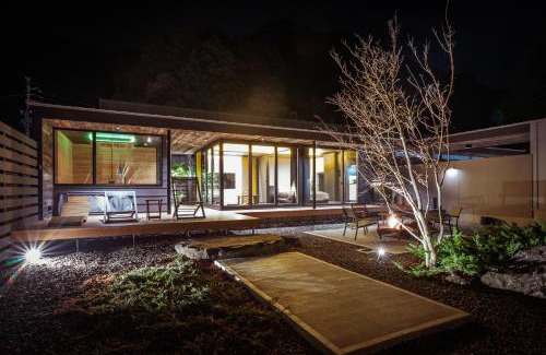 Aoi Ward Hotel | UMEGASHIMA DRIVEーIN & SAUNA VILLA