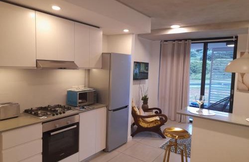 Hillhead Apartment | Umhlanga Vacation Home with Free WiFi