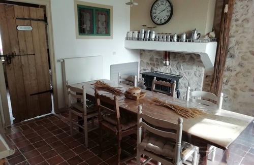 Montlevon House | Un bol D'air à la Campagne -gîte les Cigales