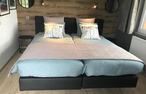 Francorchamps Bed & Breakfast | "Un matin au jardin"