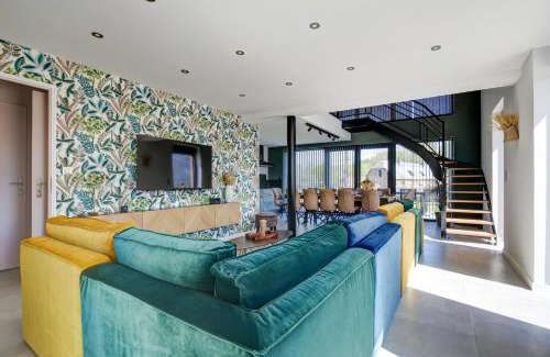 Boue House | Un nid dans la Grange - Maison avec jacuzzi et sauna