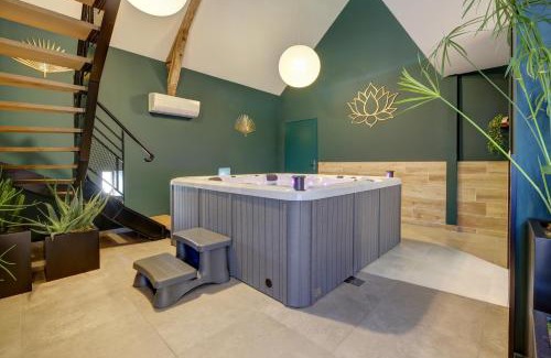 Boue House | Un nid dans la Grange - Maison avec jacuzzi et sauna