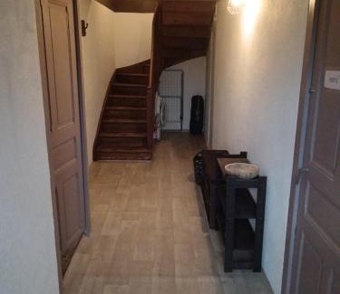 Javaugues Apartment | Un petit nid à la campagne