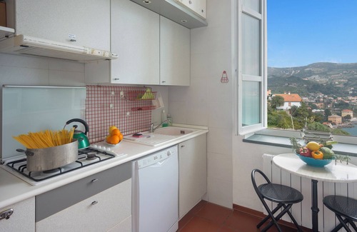 Latte Apartment | Una Finestra Sul Mare Garden & Pool, Ventimiglia, Italy