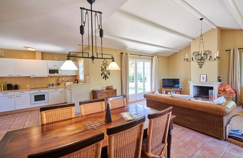 Vasles Villa | Unabhängige Villa, 2 Bäder 4 Personen