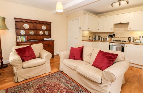 Hoylandswaine Cottage | UNDERBANK HALL COTTAGE, pet friendly, with a garden in Stocksbridge