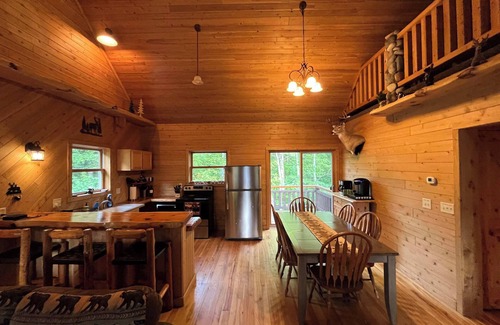Grand Marais Cabin | Unforgettable Fall Colors | Grand Marais Hideout