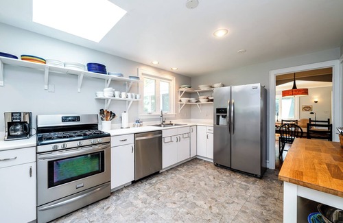 New Buffalo Cottage | Union Pier Beach Style Cottage Close to Lake Michigan!