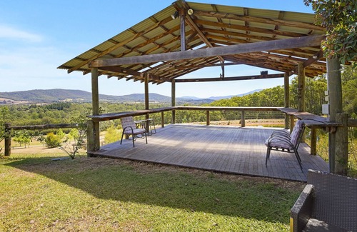 Wesburn House | Unique 4-Bedroom Victorian Homestead on 42 acres