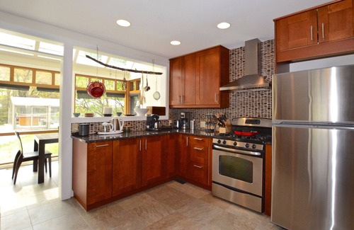 Saugerties House | UNIQUE! 40 Pvt. Ac. Fireplace, Grill, Enclosed Heated Pool & Hot Tub