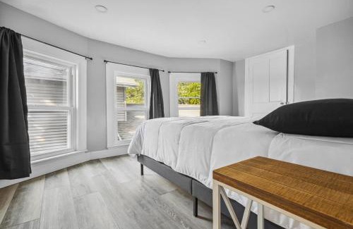 Downtown Niagara Falls House | Unique 5BR 3BA minutes from the falls