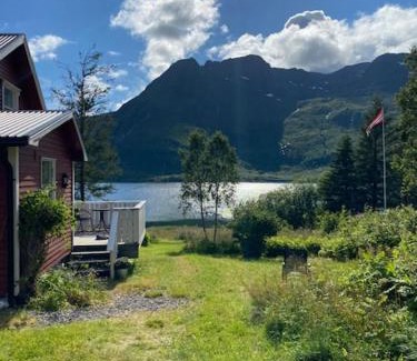 Laupstad House | Unique and charming house at the foot of Lofoten's highest mountain
