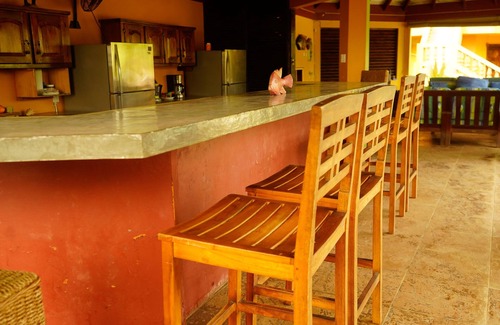 Crane corner Villa | Unique Beachfront 5 bedroom 6ba Private Pool-Boat tours-Astonishing Sunsets!