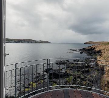 Strendur House | Unique boathouse by the foreshore/Sea view
