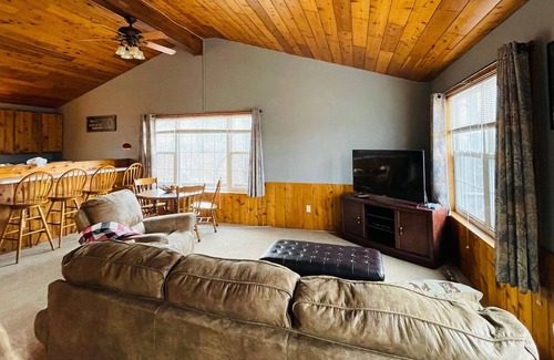 Bowring House | Unique Cabin with Pond away in the woods