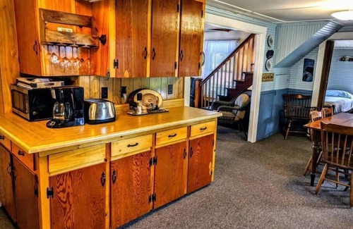 Weeks Mills Cottage | Unique Cottage