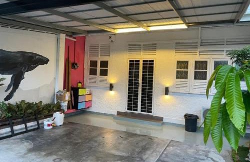 Taman Canning House | Unique Design House, 2BR House - Near Ipoh Local Foodies