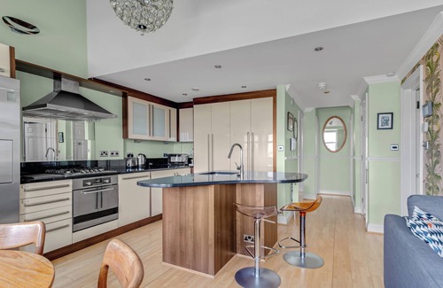 Little Venice Apartment | Unique designer 3 bedroom top floor balcony apartment in central Londonn