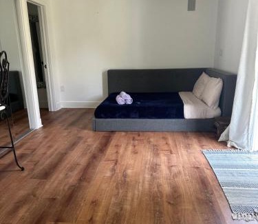 Wall Apartment | Unique guest house loft