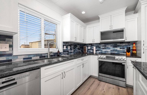 Downtown Branson Cabin | UNIQUE HOME/Branson Landing/Trolley Stop/Gazebo