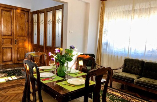 Old Town House | Unique Old Town Home 2min to Beach and Harbour Private Entrance