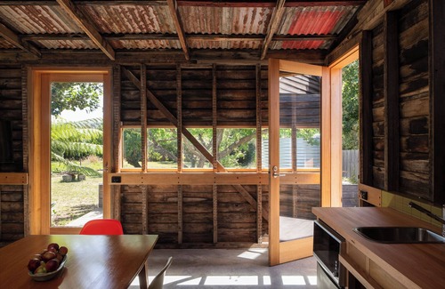 Invermay Apartment | Unique private accessible guestsuite architect designed urban cabin, Launceston.