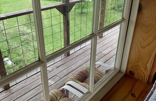 Town of Hebron Cabin | Unique Private Tower & Modern Cabin - Owner Managed/Maintained