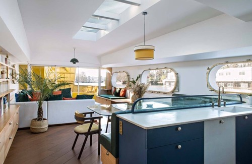 Puteaux Boat Rental | Unique River Boat on the Seine - Private Hot Tub & Parking