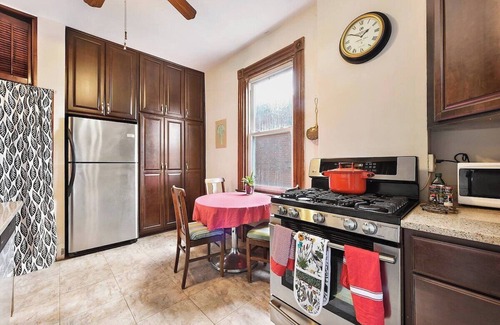 Pittsburgh House | Unique- Spacious- Highland Park-2 king- Quiet - BBQ- Free Street Parking