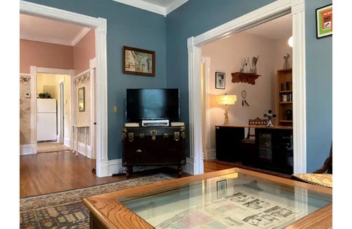 Oregon Cottage | Unique Victorian Cottage Close to Town