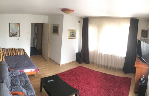 Sector 5 Villa | Unique villa close to old town.Quiet and safe neighborhood, parties are ok