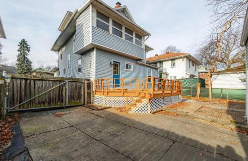 Highland Square Apartment | Unit 1 at Oilgate at Oakdale