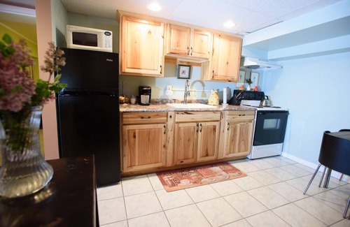 Town of Lloyd Apartment | Unit 1 Hudson RiverView Sleeps 4 4213344- Queen Bedroom 1 pullout