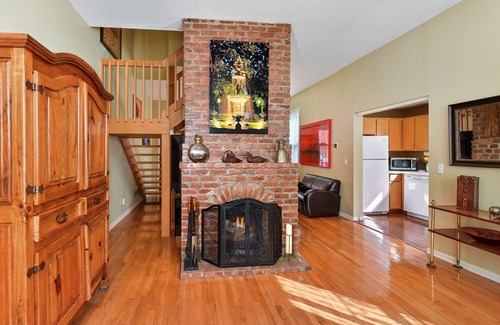 Riverview House | Unit 2 Historic Irvine Park House near West 7th Bars, Restaurants, Xcel, River