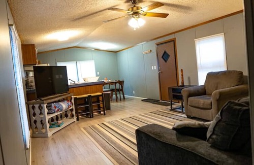 Red Jacket House | Unit D: 10 Sec Ride to Trail, Sleeps 6!
