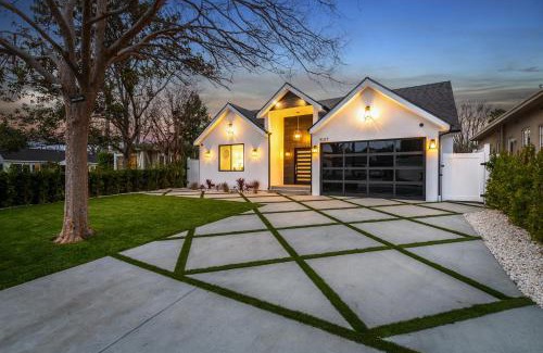 Toluca Woods Villa | Universal Studio Stellar Home with pool and jacuzzi