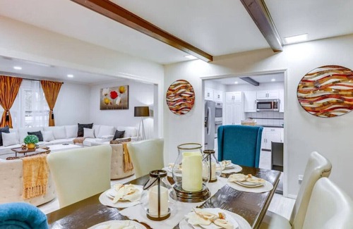 Lewisburg House | University Villa near Bucknell with Pool
