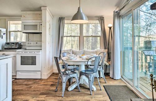 Queen House | Unplugged Mountain Retreat with Porch Swings!