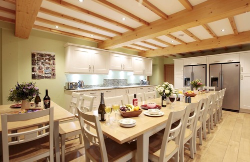 Hoylandswaine Cottage | Unsliven Bridge Farm - sleeps 15 guests in 7 bedrooms