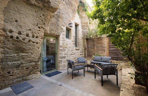 Doue-la-Fontaine Apartment | Unusual Getaway in a Troglodyte Home